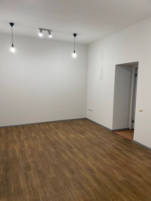 1837788370693287