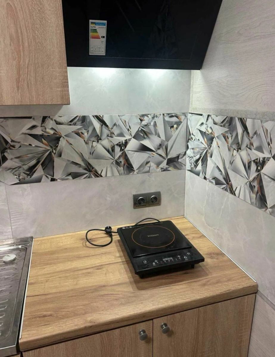1831908402864288