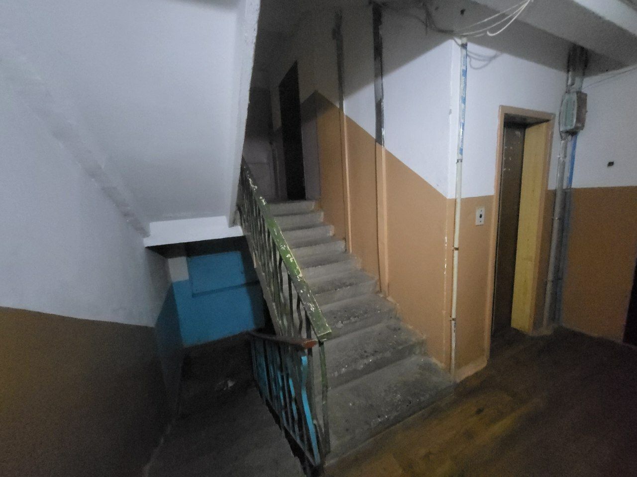 1838100800133288
