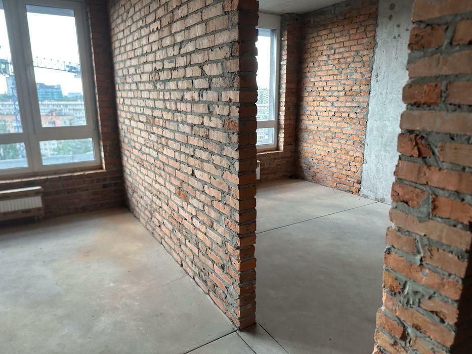 1832896333329289