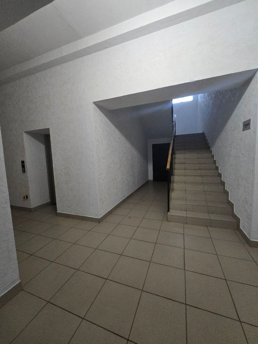 1833980228398289