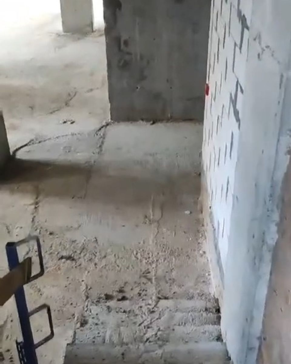 1830377110836029