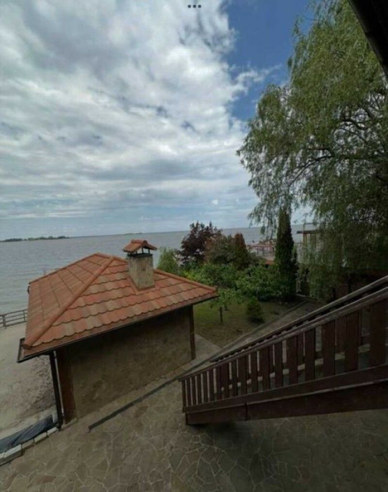1833851837337029