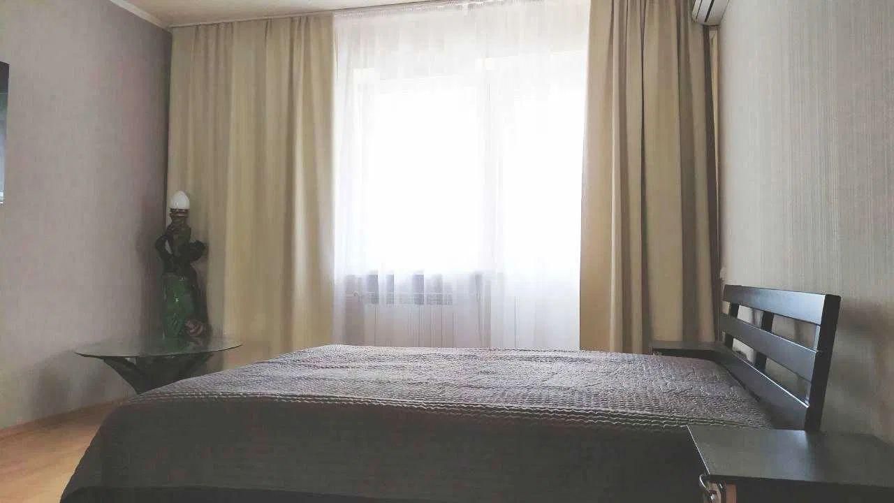1839078217450291