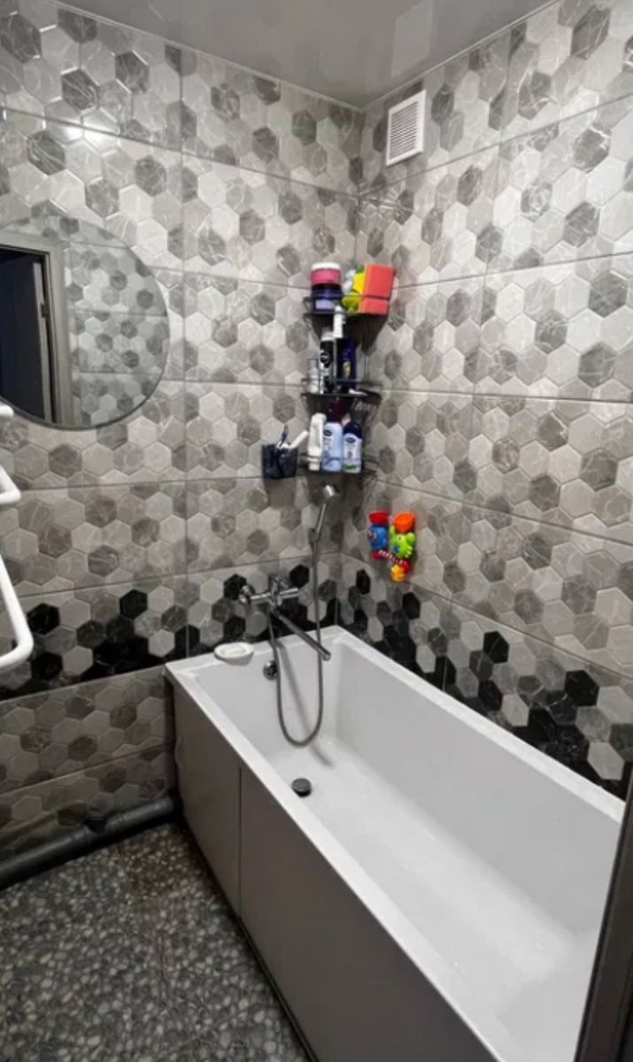 1841870338006291