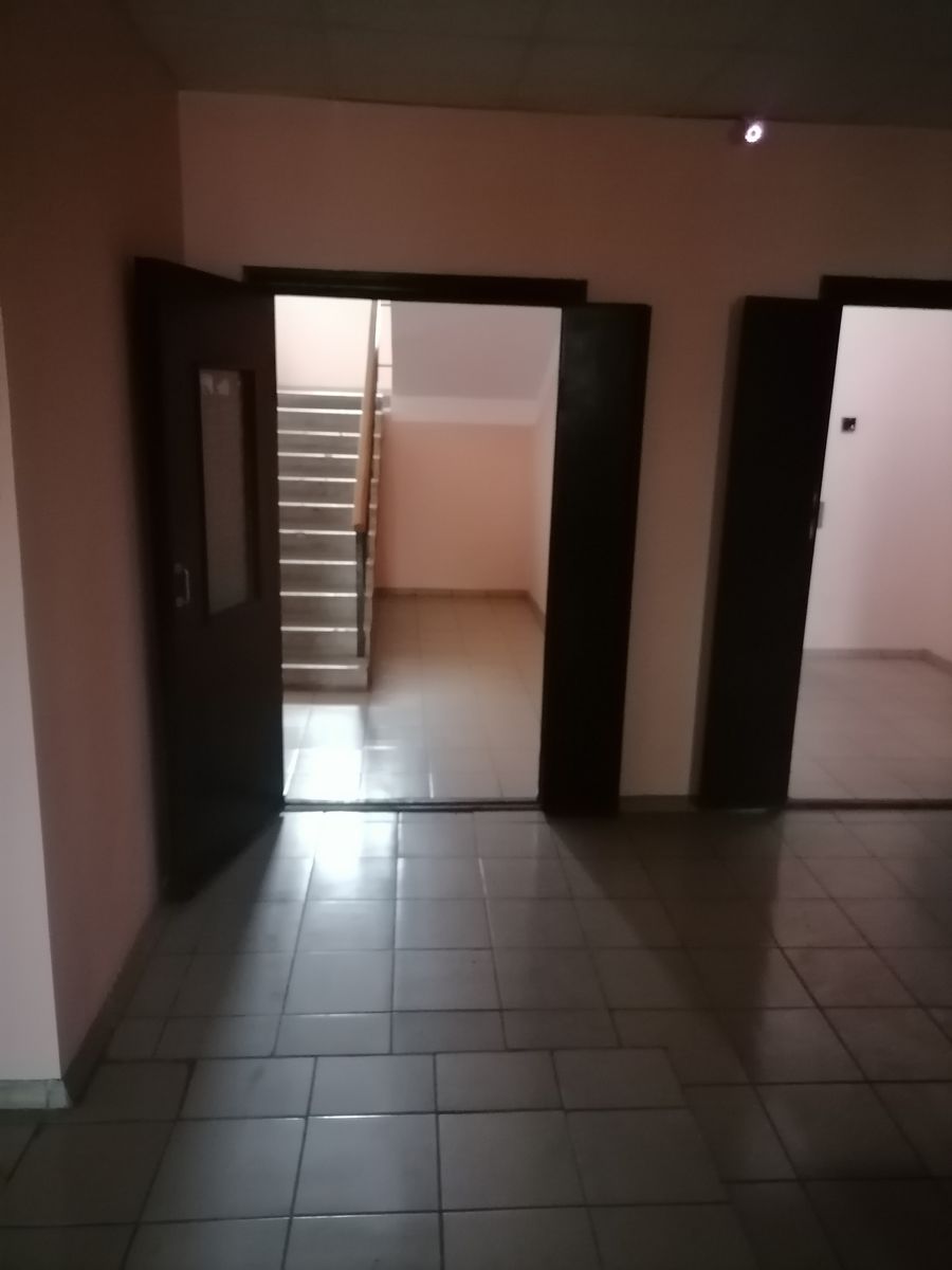 1834708363293292