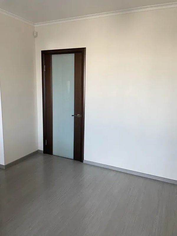 1834072976447293