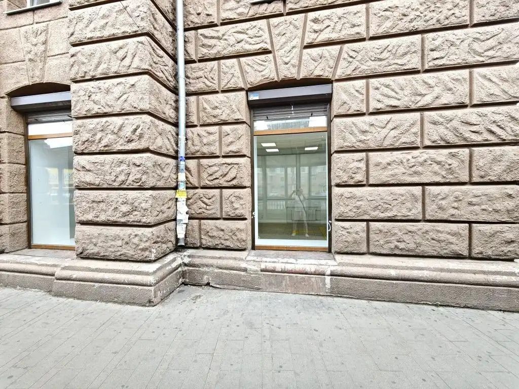 1837346806913293