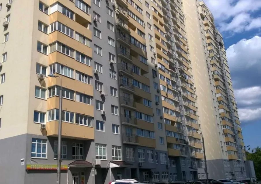 1831372824453295