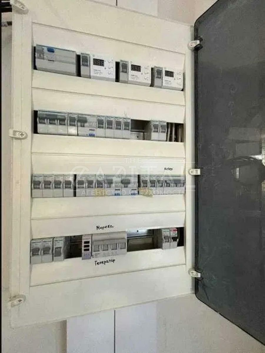1835168255780296