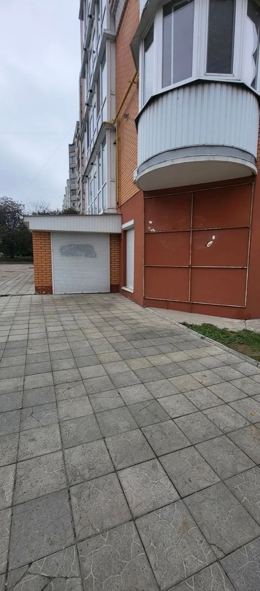 1835796444537296
