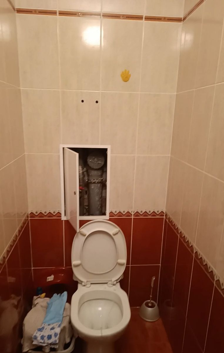1834022584000297