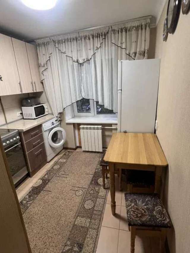 1833823021876298