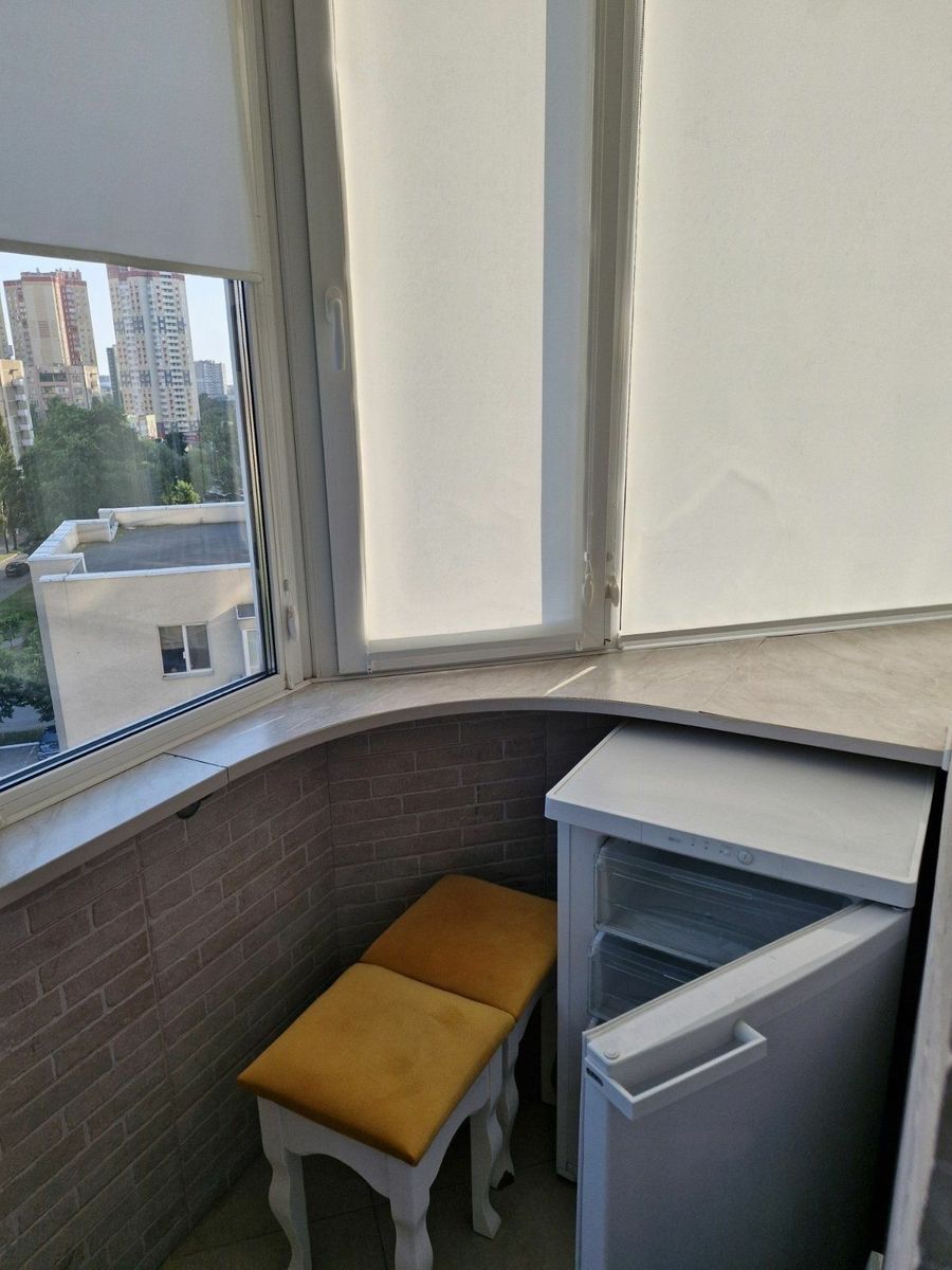 1837077259293298