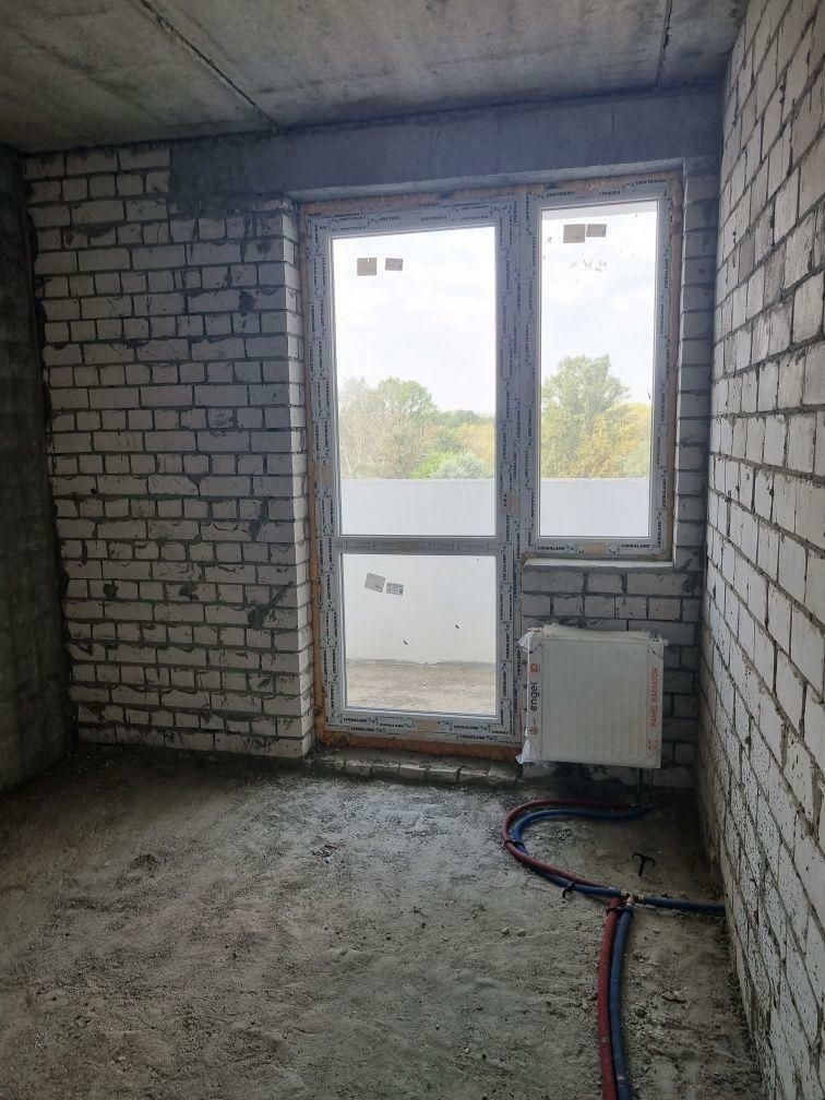 1830907576887299