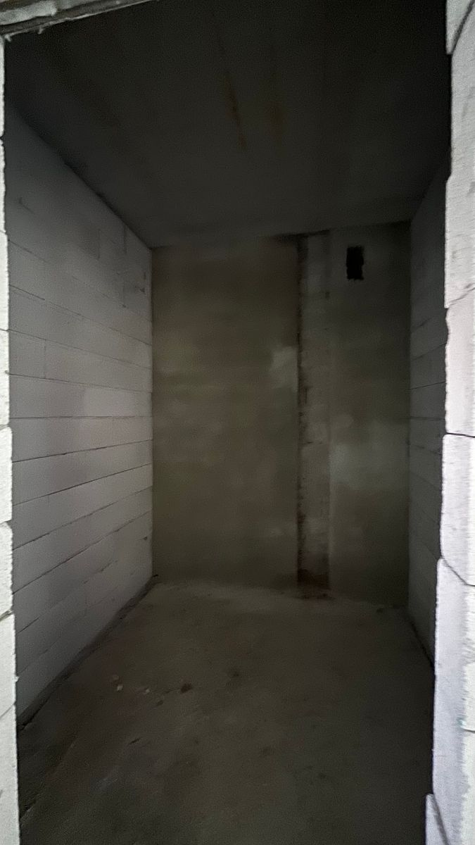 1833811115687299