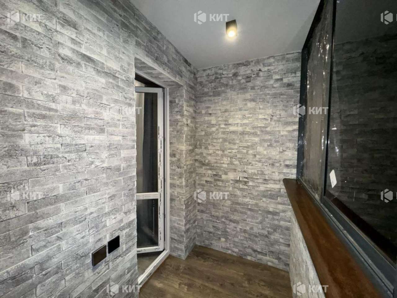 1834185721707299