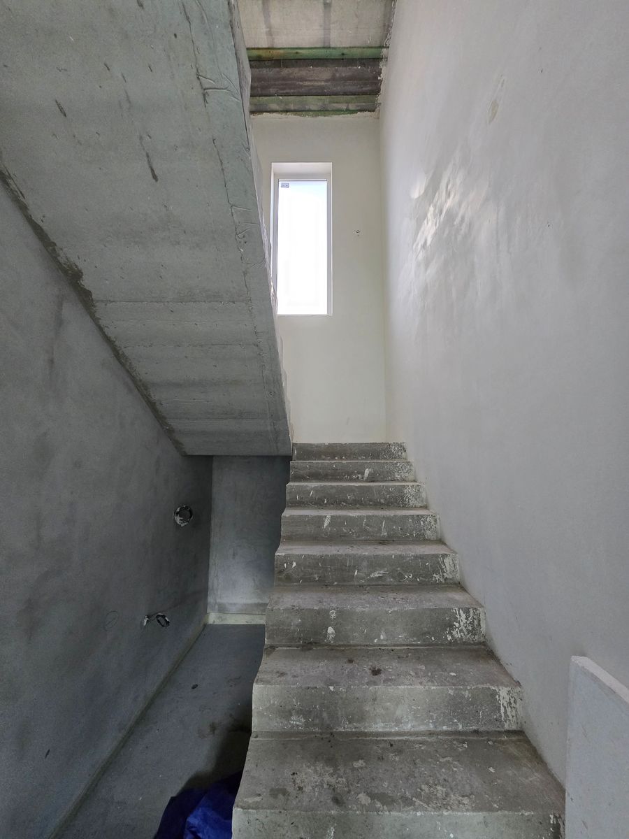 1834572155628299