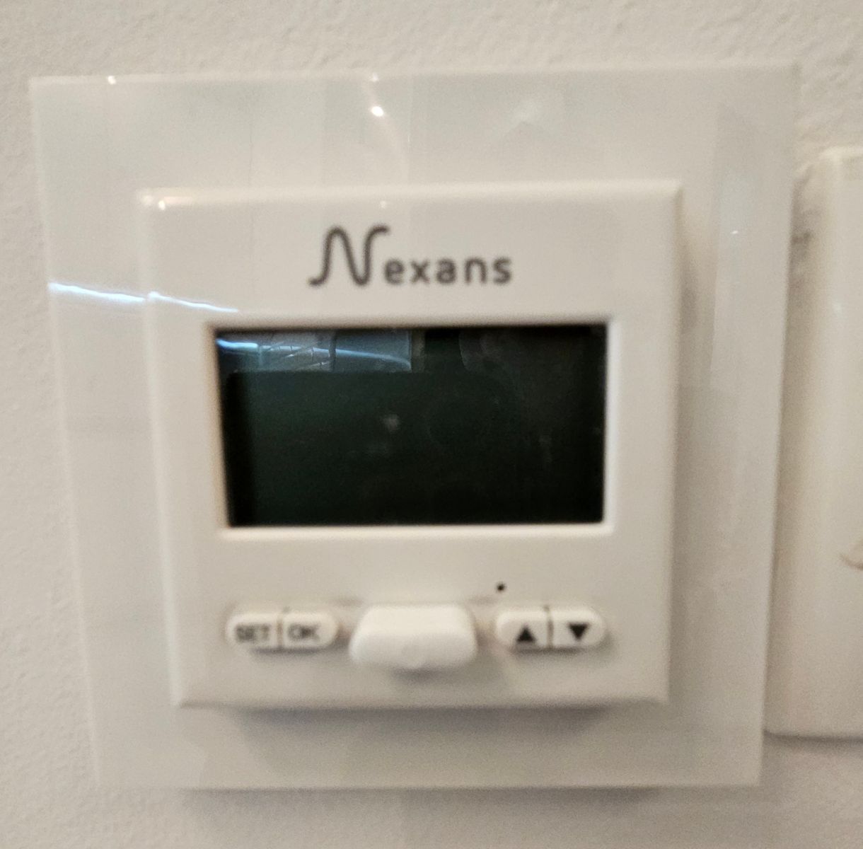 1831738920047003