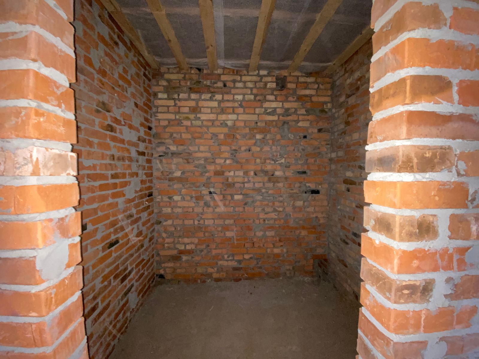 1829411896853300