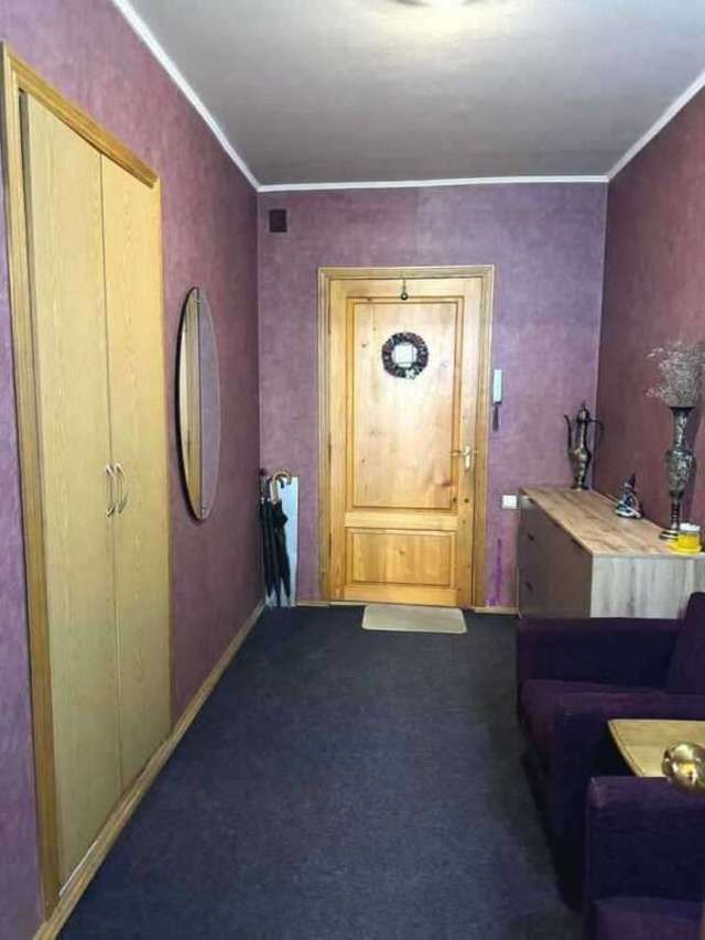 1832811857527300