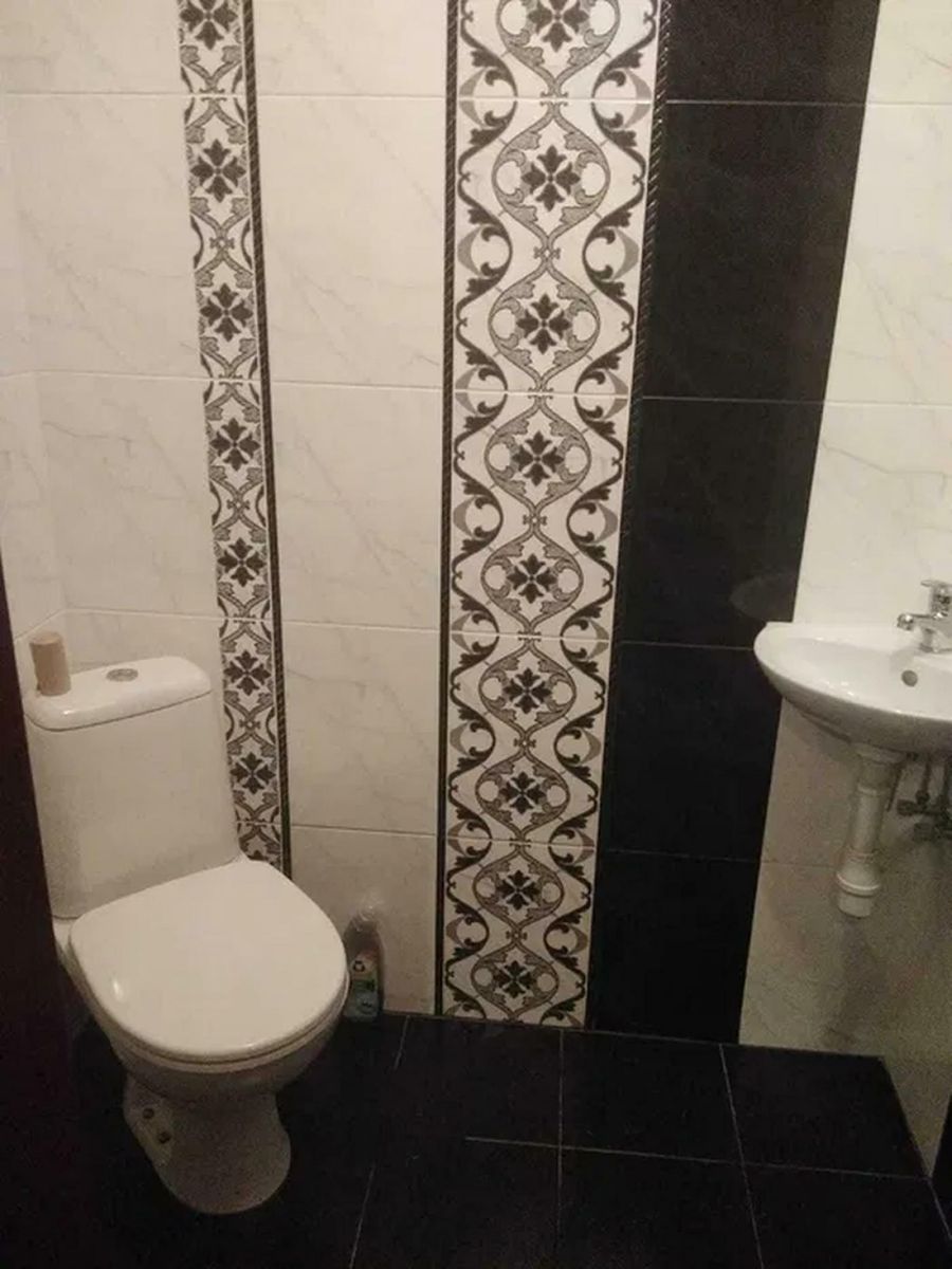 1836891486018300