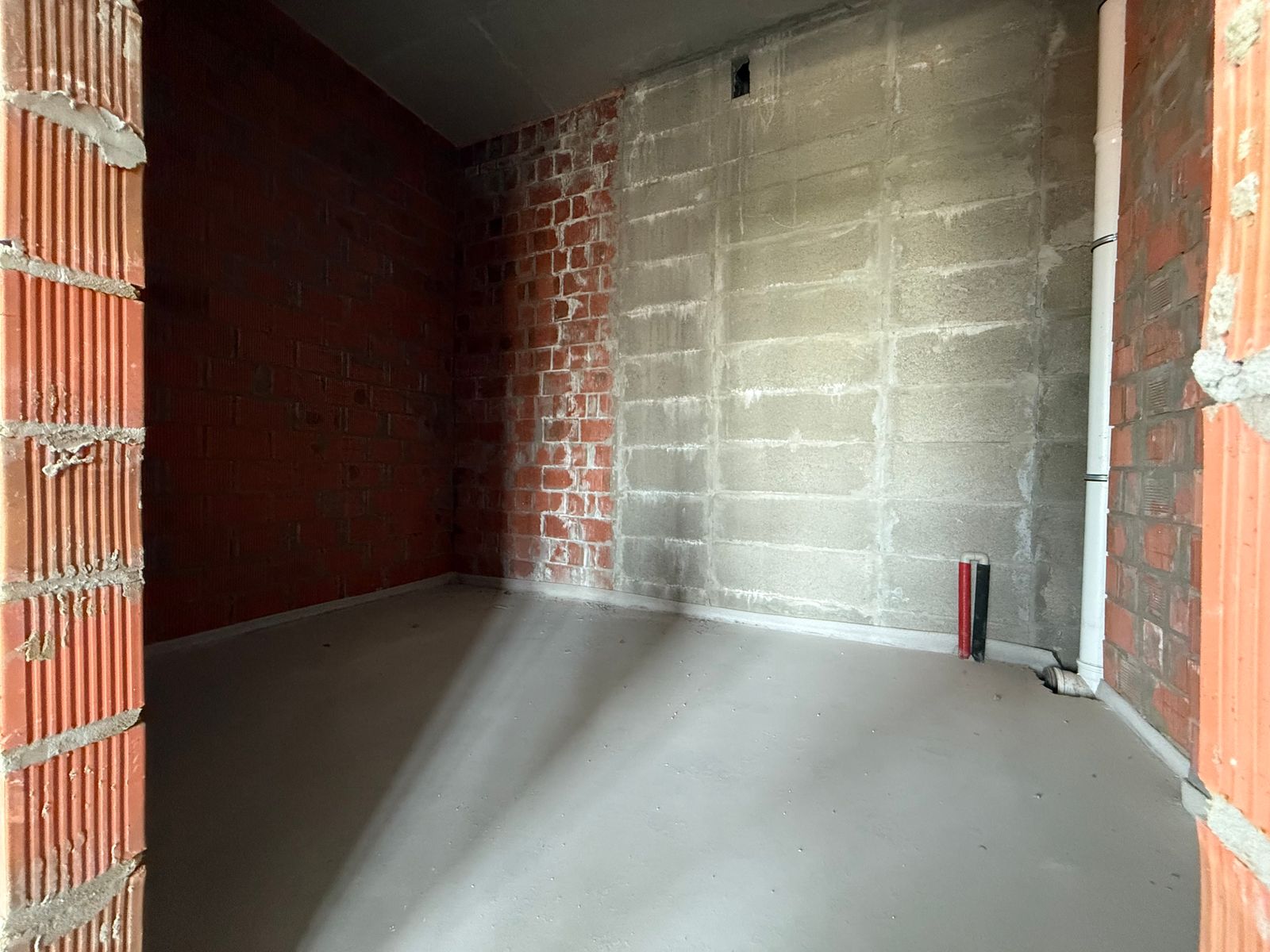 1837624805961300