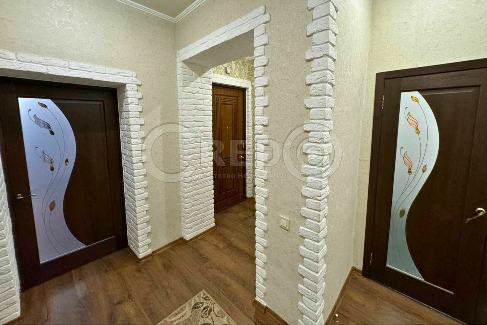 1804282105562301