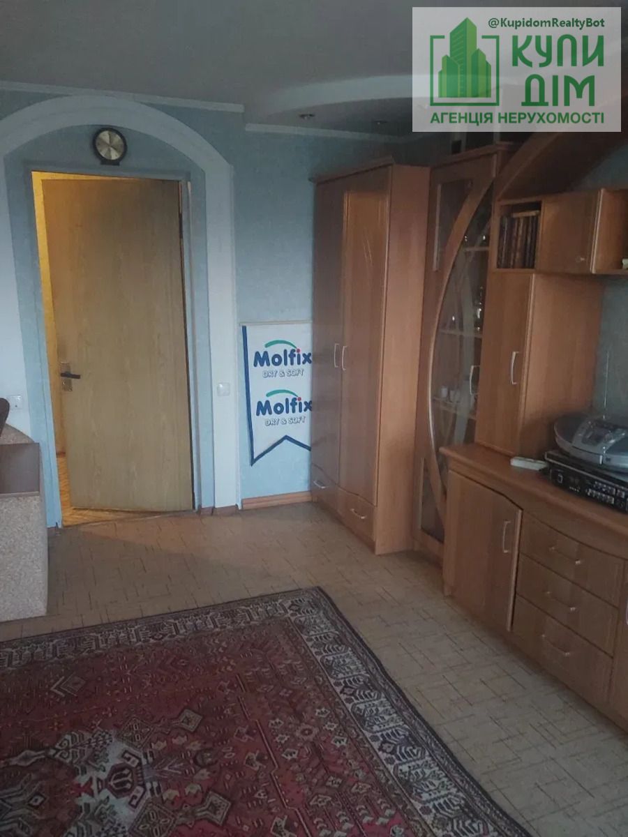 1827930784930301