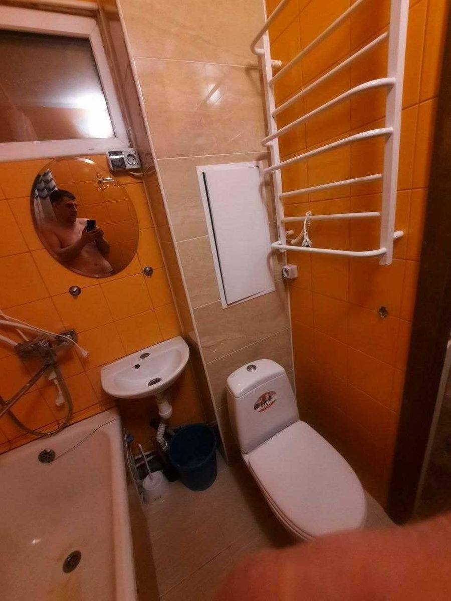 1832352897605301