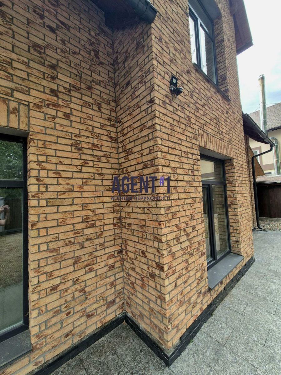 1836348946551301