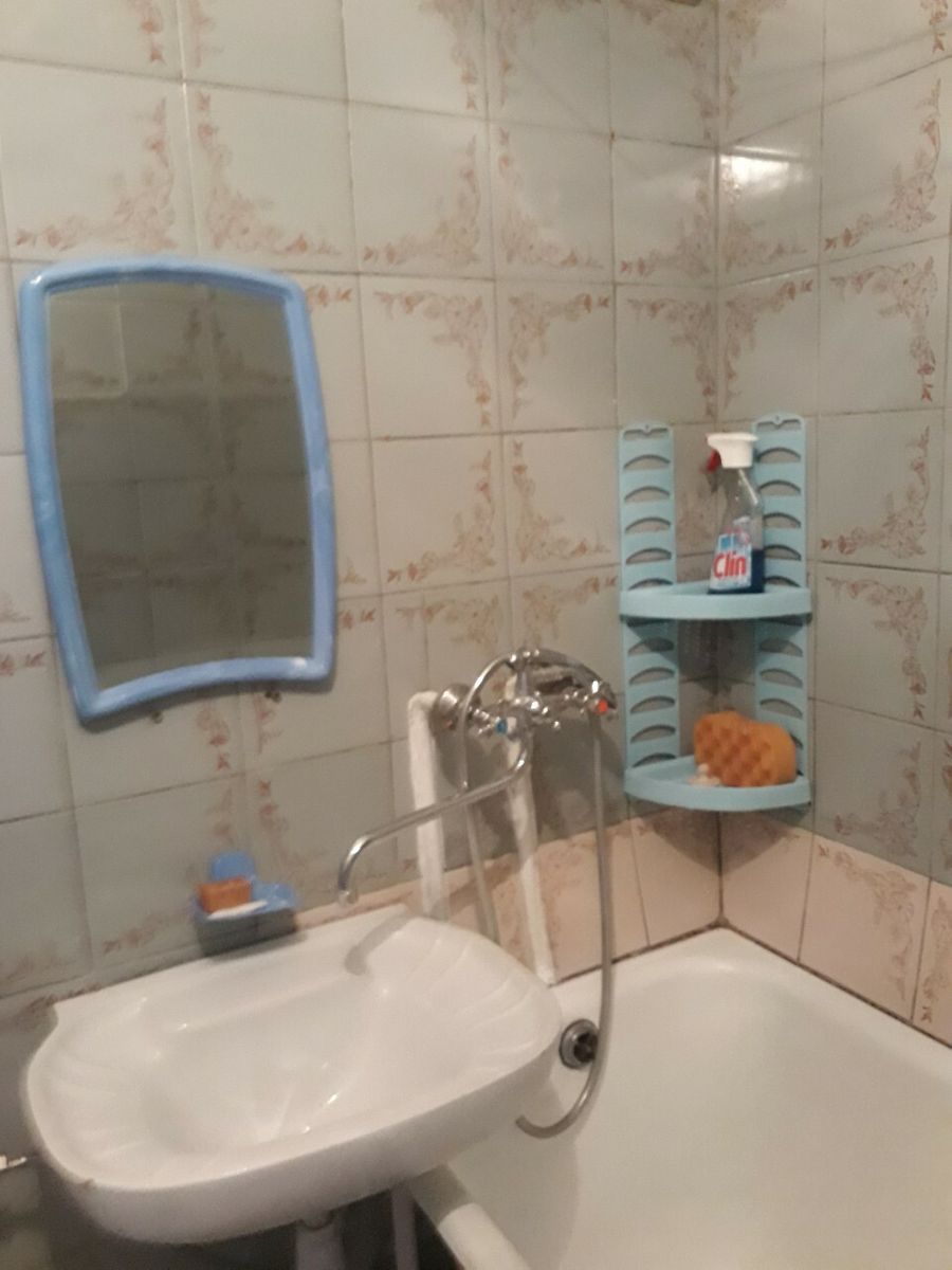 1836889073910301