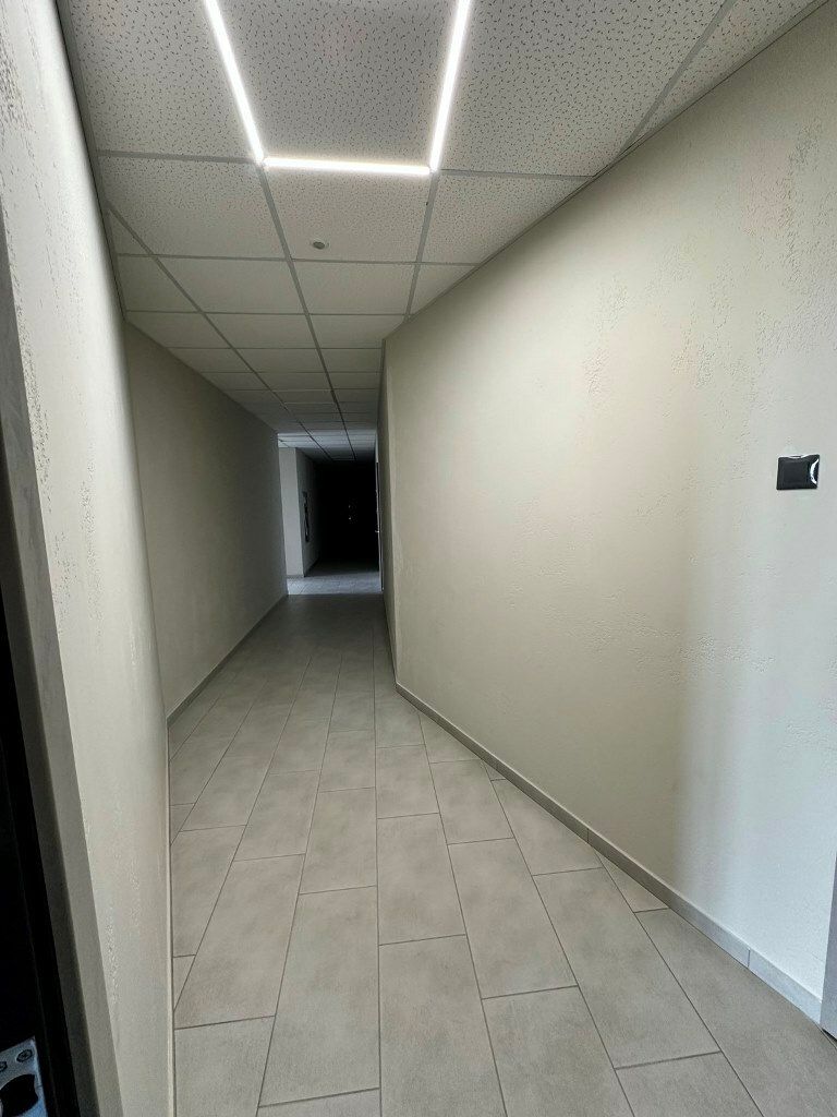 1833896893408302