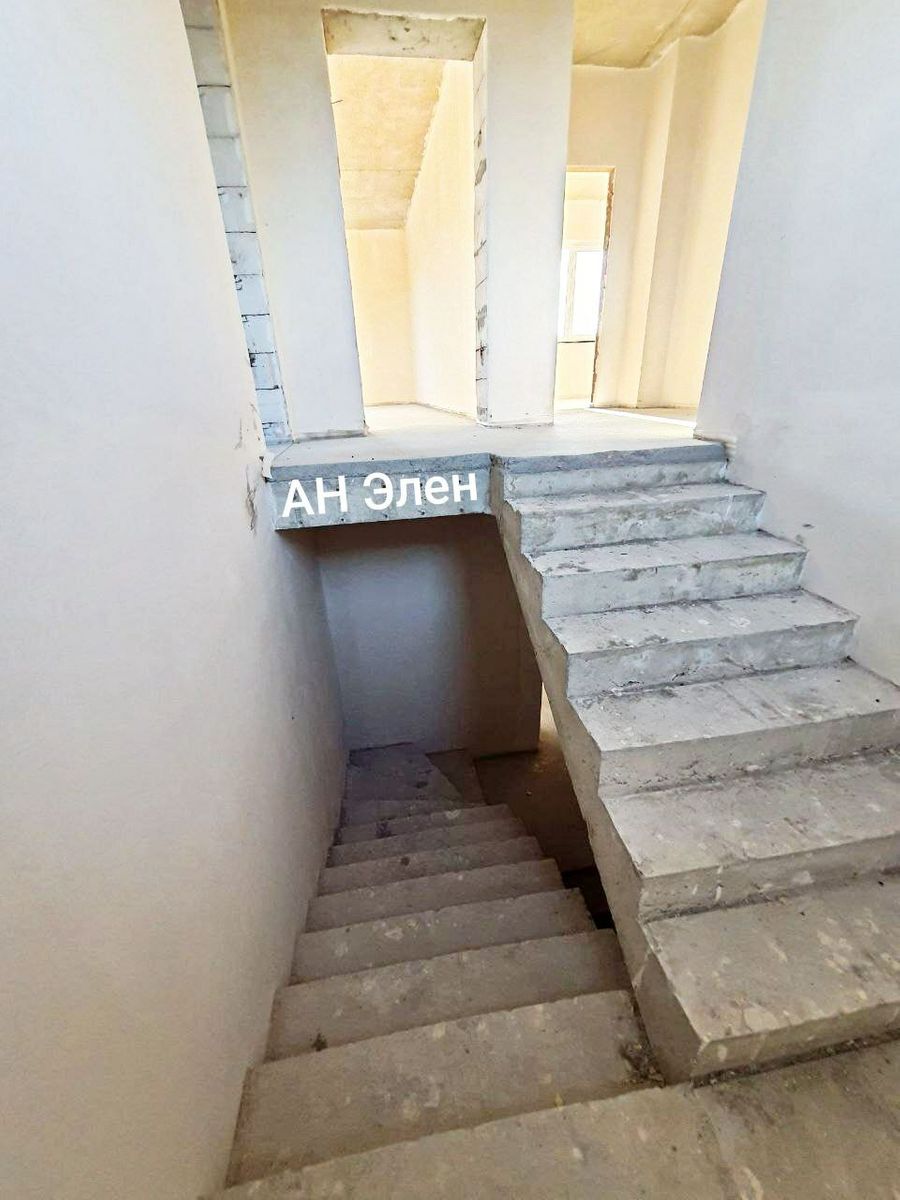 1834459487814302