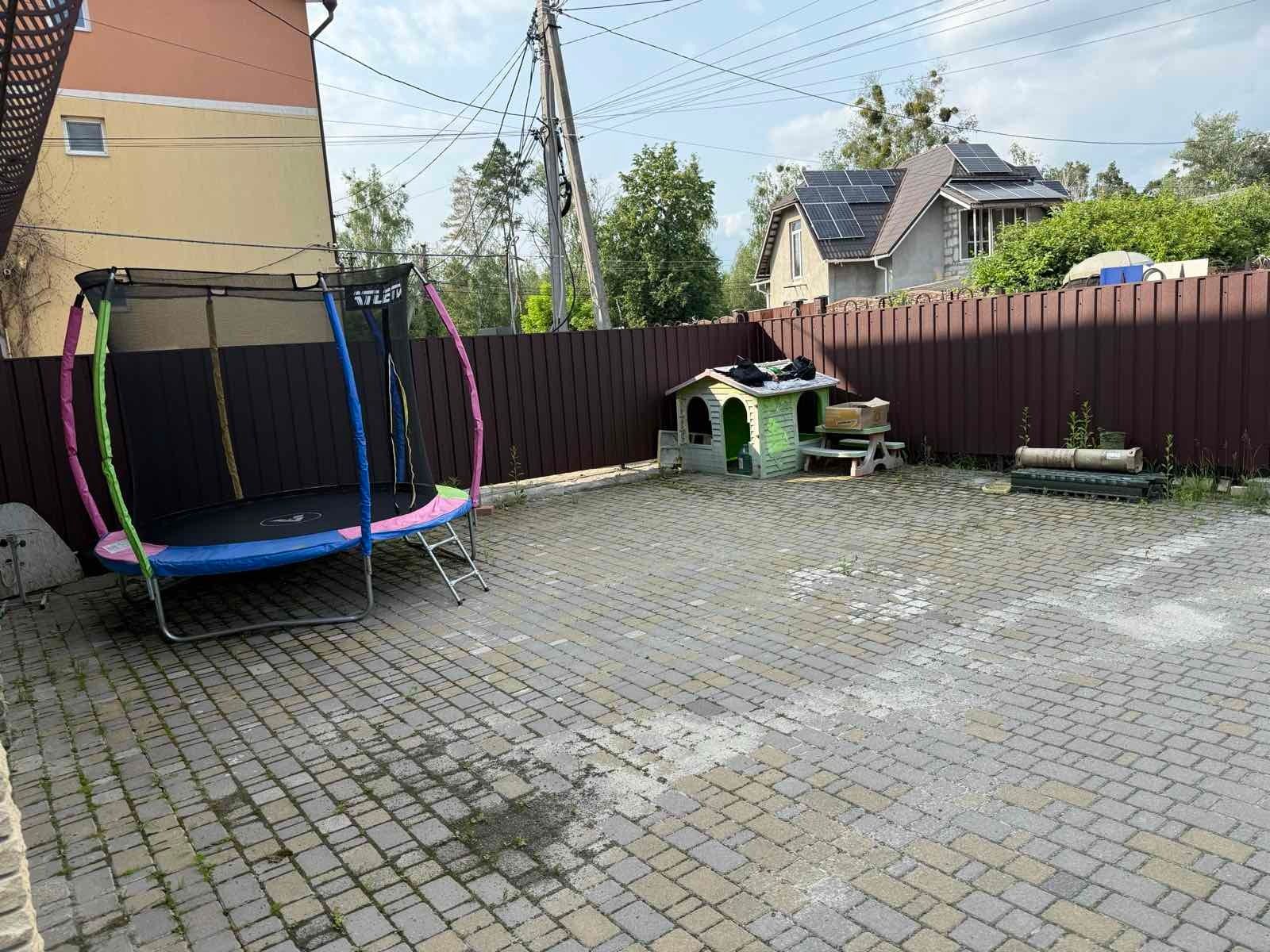 1835256419764302