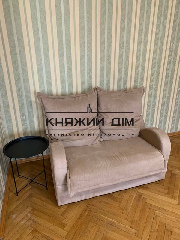 1836438375677302