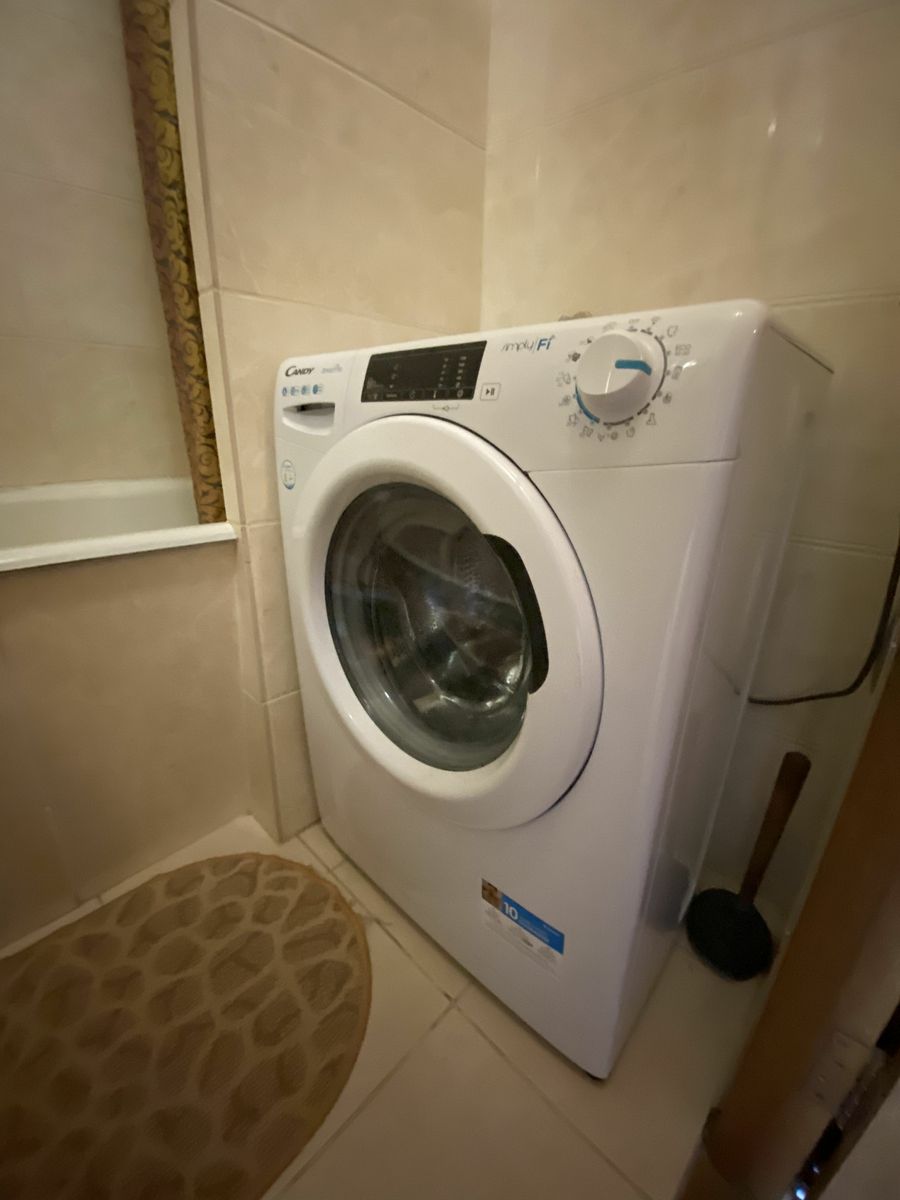 1833805642484303