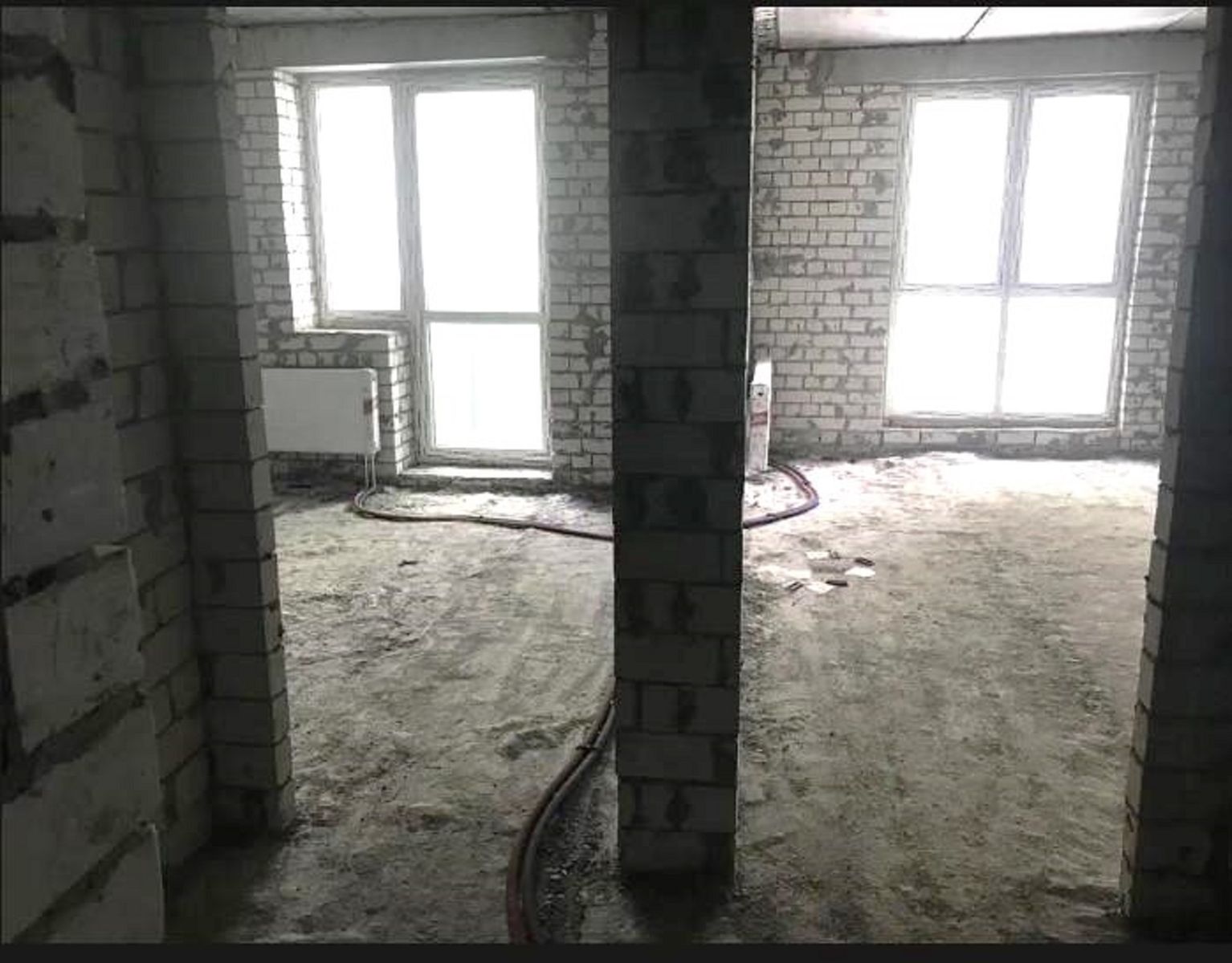 1834657211556303