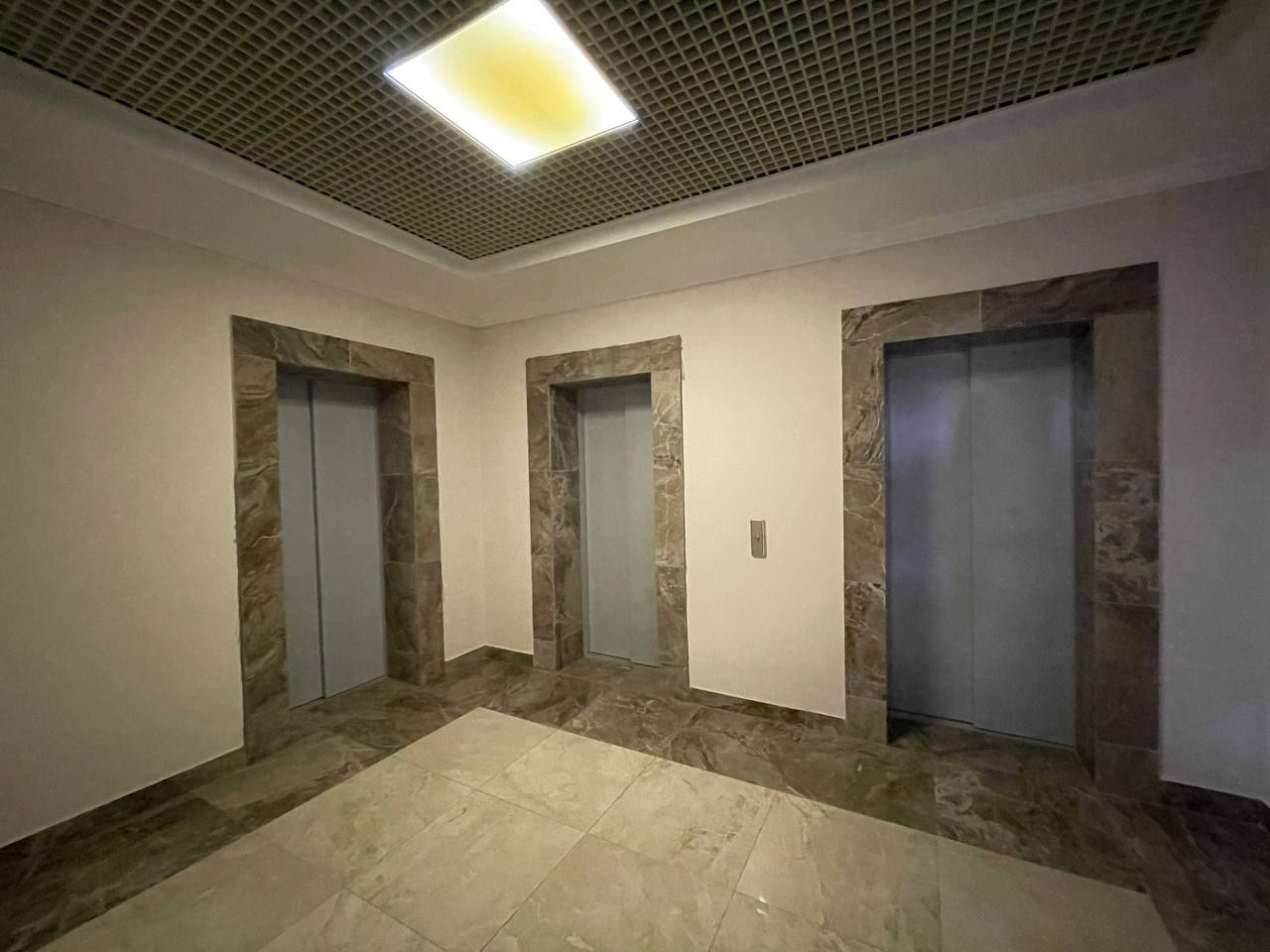 1837261388023303