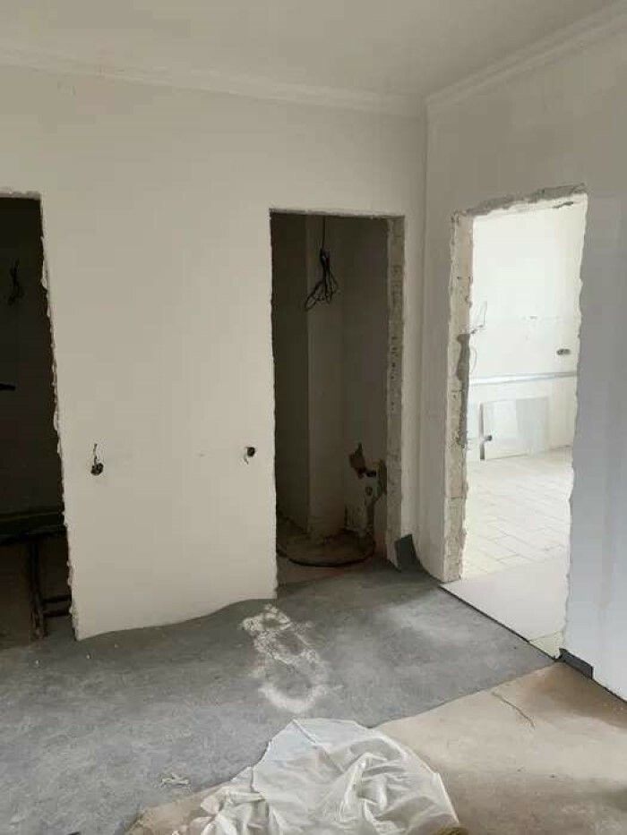 1826218097898304