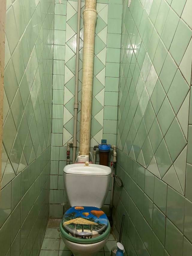 1836696851932304