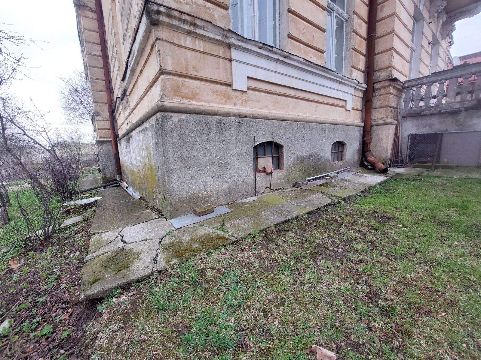 1828922262423305