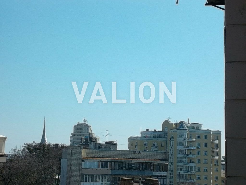1830080316372305