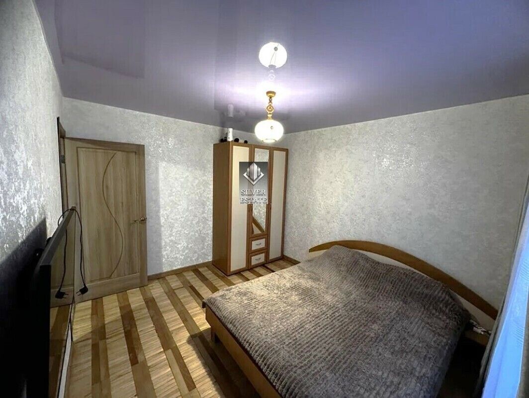 1833998584699305