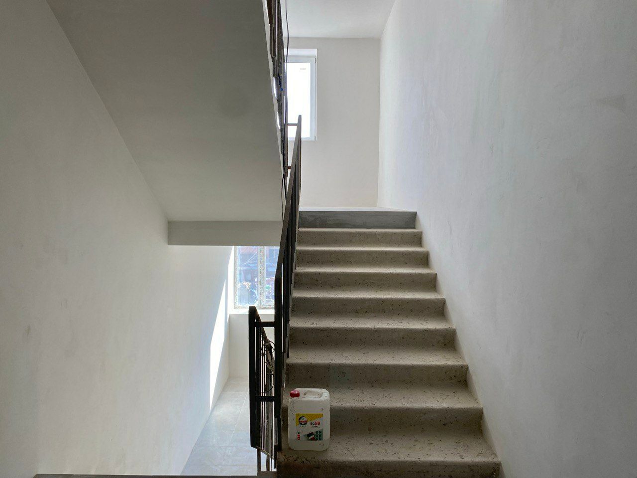 1825656304720307