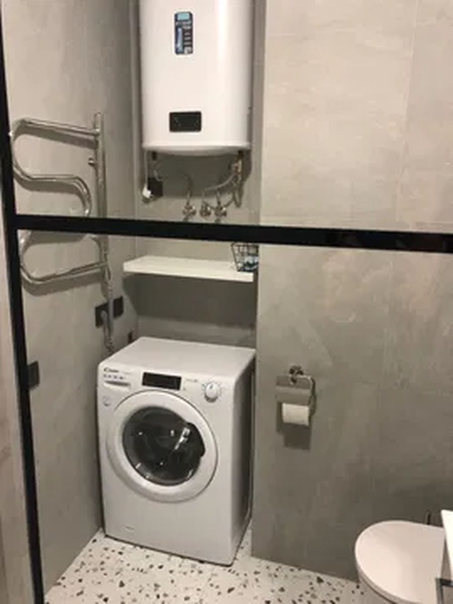 1842717589959308