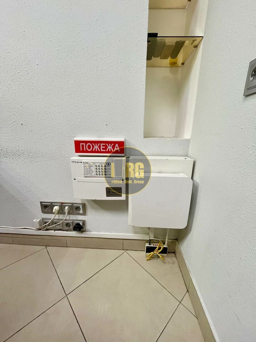 1835802350764309