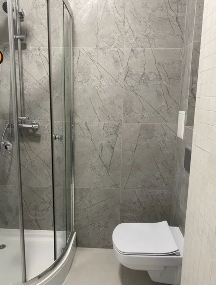 1836361160375309