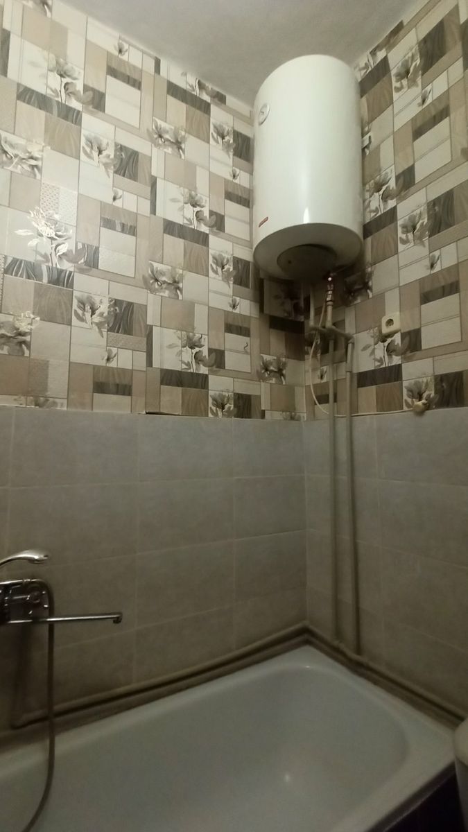 1818765789432031