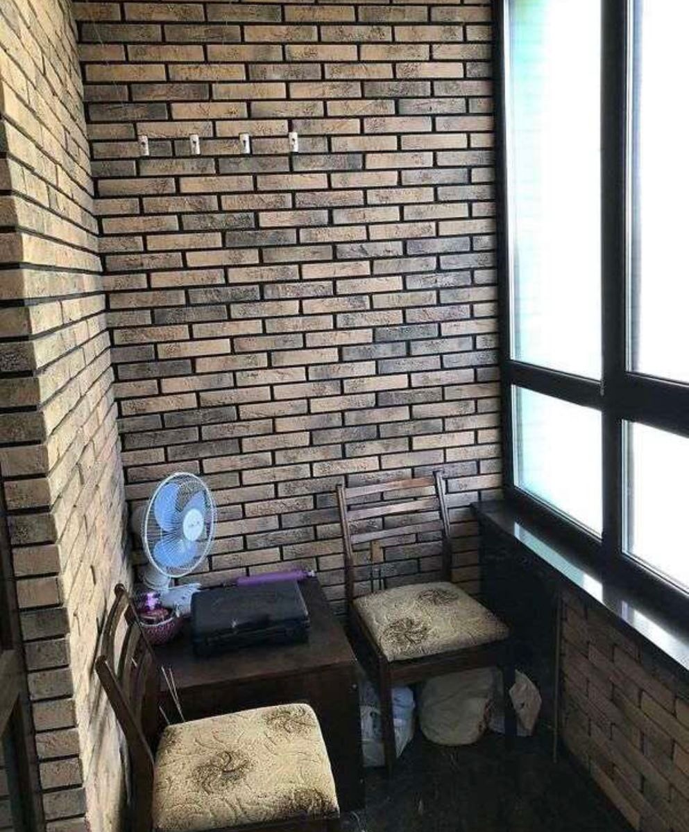 1833353329952031